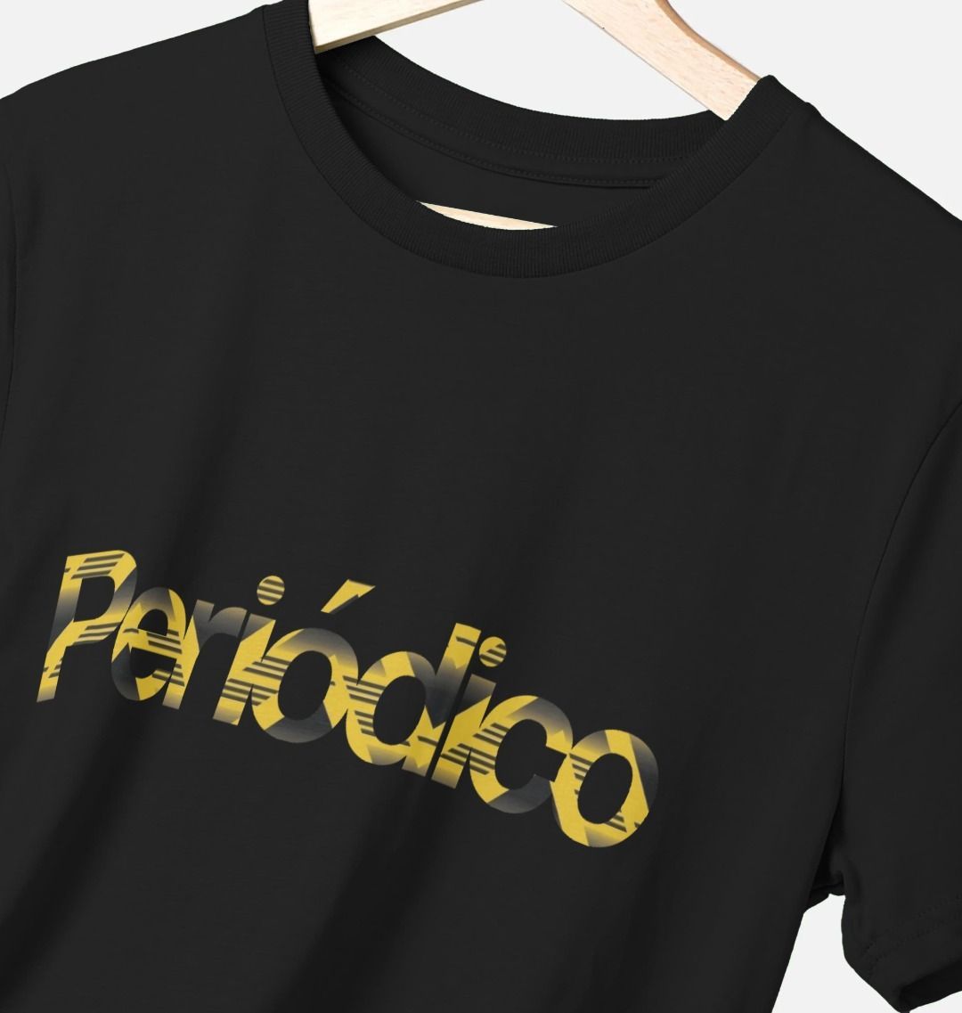 Periodico Banana - High-quality apparel & accessories > clothing > clothing tops > t-shirts featuring a unique football-inspired design. Perfect for fans and collectors.